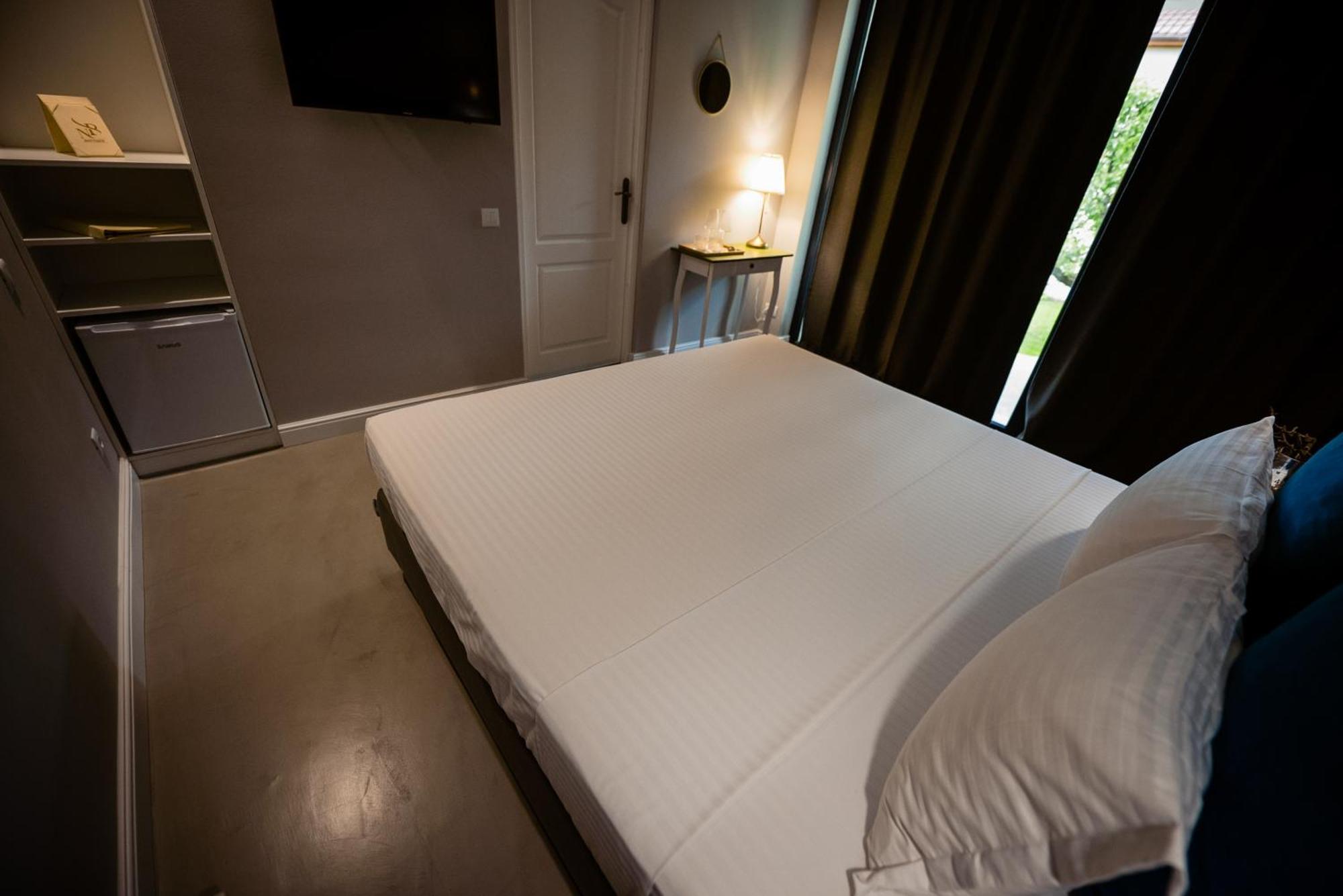Nb Boutique Hotel Тузла Екстериор снимка