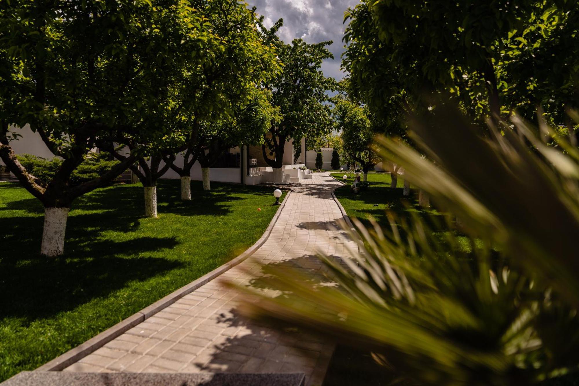 Nb Boutique Hotel Тузла Екстериор снимка