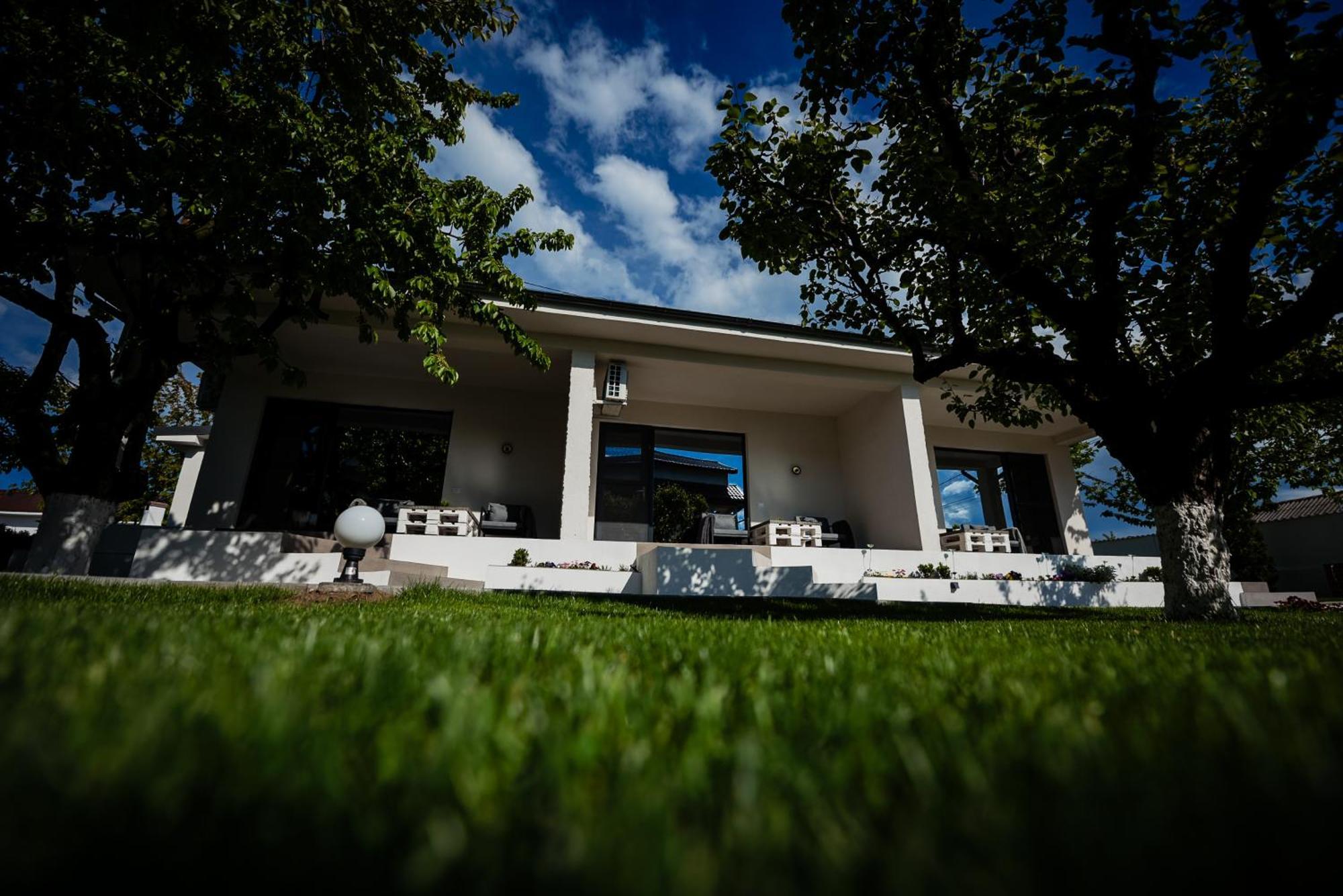 Nb Boutique Hotel Тузла Екстериор снимка